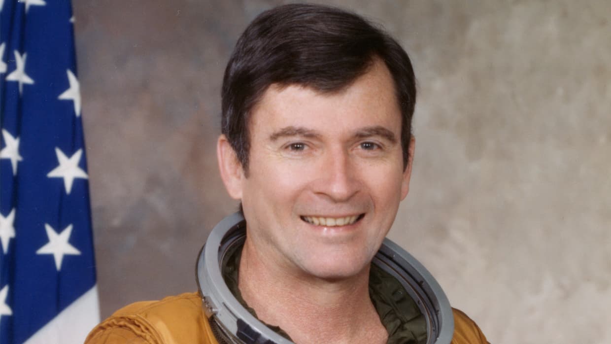 El 5 de enero falleció el astronauta John W. Young, quien viajó en dos ocasiones a la Luna. Tenía 87 años de edad.