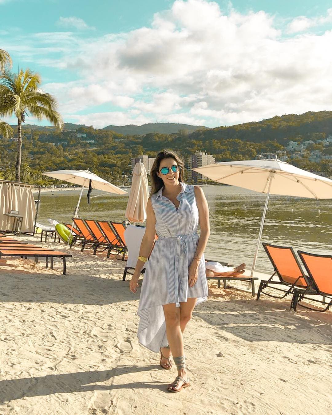 Cuando viaja por trabajo, tiene poco tiempo para conocer los destinos, pero un paseo por la playa es imprescindible.