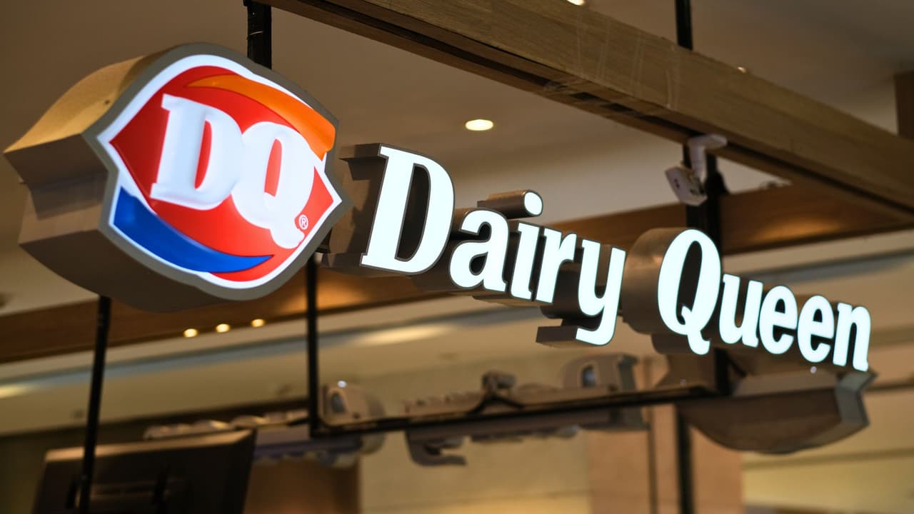 <b>¿Por qué cierran las tiendas? </b>En el sitio web de la subasta, se menciona que 
<i>“múltiples ubicaciones de Dairy Queen están cerrando sus puertas y deben liquidar los activos”</i>. Estos cierres son parte de 
<b>una reestructuración más amplia que afecta a diversas tiendas de la franquicia en todo el estado.</b>
