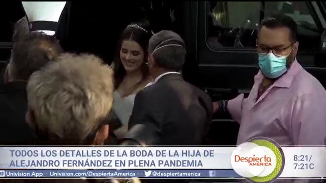 Esto debido a que el enlace lo llevaron a cabo en plena 
<b><a href="https://www.univision.com/noticias/salud/mapa-actualizado-del-coronavirus-cifras-de-casos-confirmados-y-fallecidos" target="_blank">pandemia por el covid-19.</a></b>
<br>