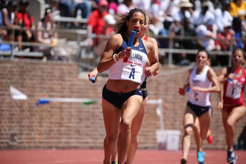 <b><a href="https://pennrelays.com/" target="_blank">Penn Relays (a partir del 28 de abril)</a></b>: Observe a las estrellas de atletismo de nivel secundario, universitario y de maestría, así como a los atletas olímpicos competir en la competencia de atletismo más antigua y más grande de los EE. UU. Se trata de uno de los eventos deportivos anuales característicos de Filadelfia, en el Franklin Field en el campus de la Universidad de Pensilvania.