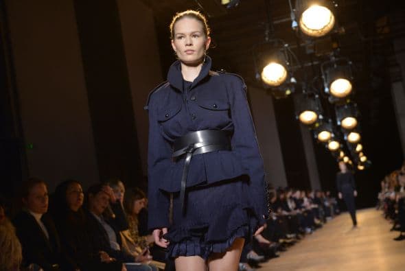 Isabel Marant eligió cinturones de cuero para complementar algunos atuendos.