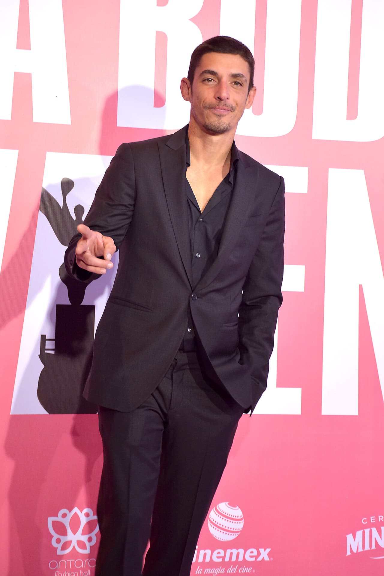 Alberto Guerra también confesó que vio las fotografías íntimas de Lawrence que se filtraron en 2016, "claro, todo mundo las vio", expresó.