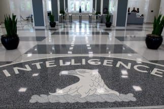 La CIA está terminando una división de larga data entre sus operaciones y ramas de análisis.