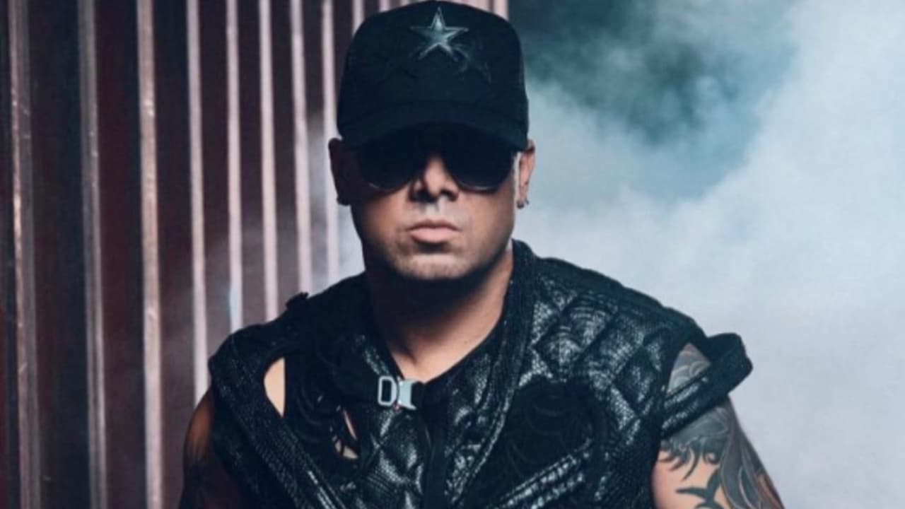 Wisin está listo para presentarse en los Latin AMAs 2024
