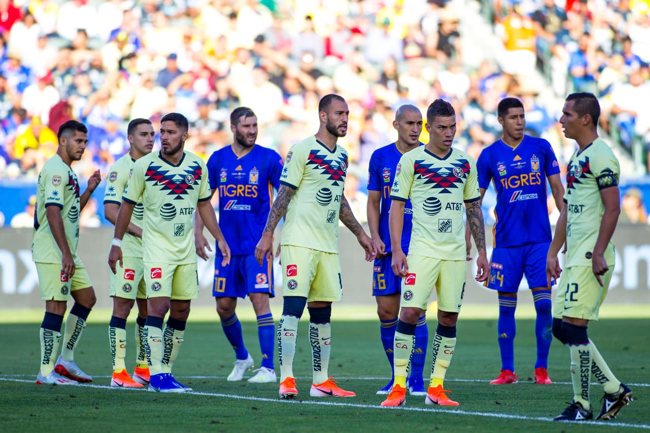 Aunque no se trata necesariamente de un clásico, los partidos entre Tigres y América, generalmente, sacan chispas. Este no fue la excepción, comenzaron a tambor batiente ambos equipos.