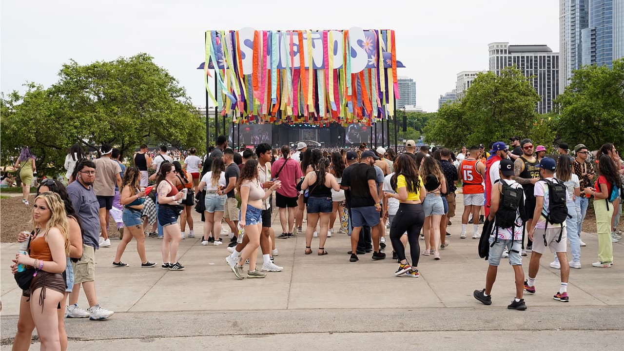 Además de la música, el festival dispuso de 
<b>varias atracciones para los asistentes</b>, como cabinas de fotografías y hasta juegos mecánicos.