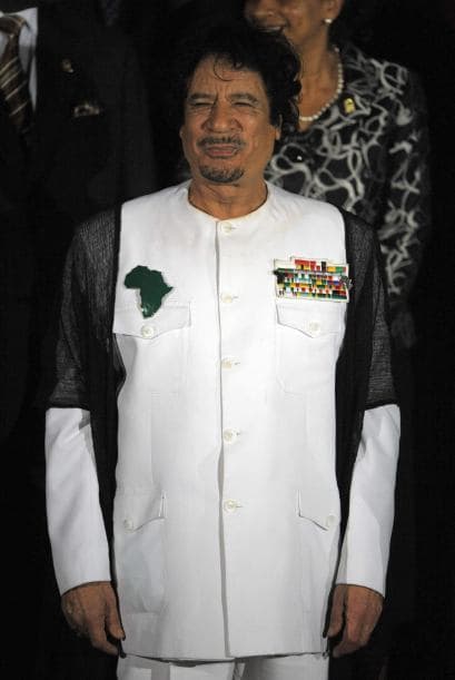 MUAMAR EL GADAFI.- Es un militar y político libio que ha estado a cargo de su país desde 1969. Durante décadas ha sido acusado de patrocinar el terrorismo y la insurgencia armada en terceros países dando financiamiento a organizaciones terroristas de orientación anticapitalista revolucionaria.