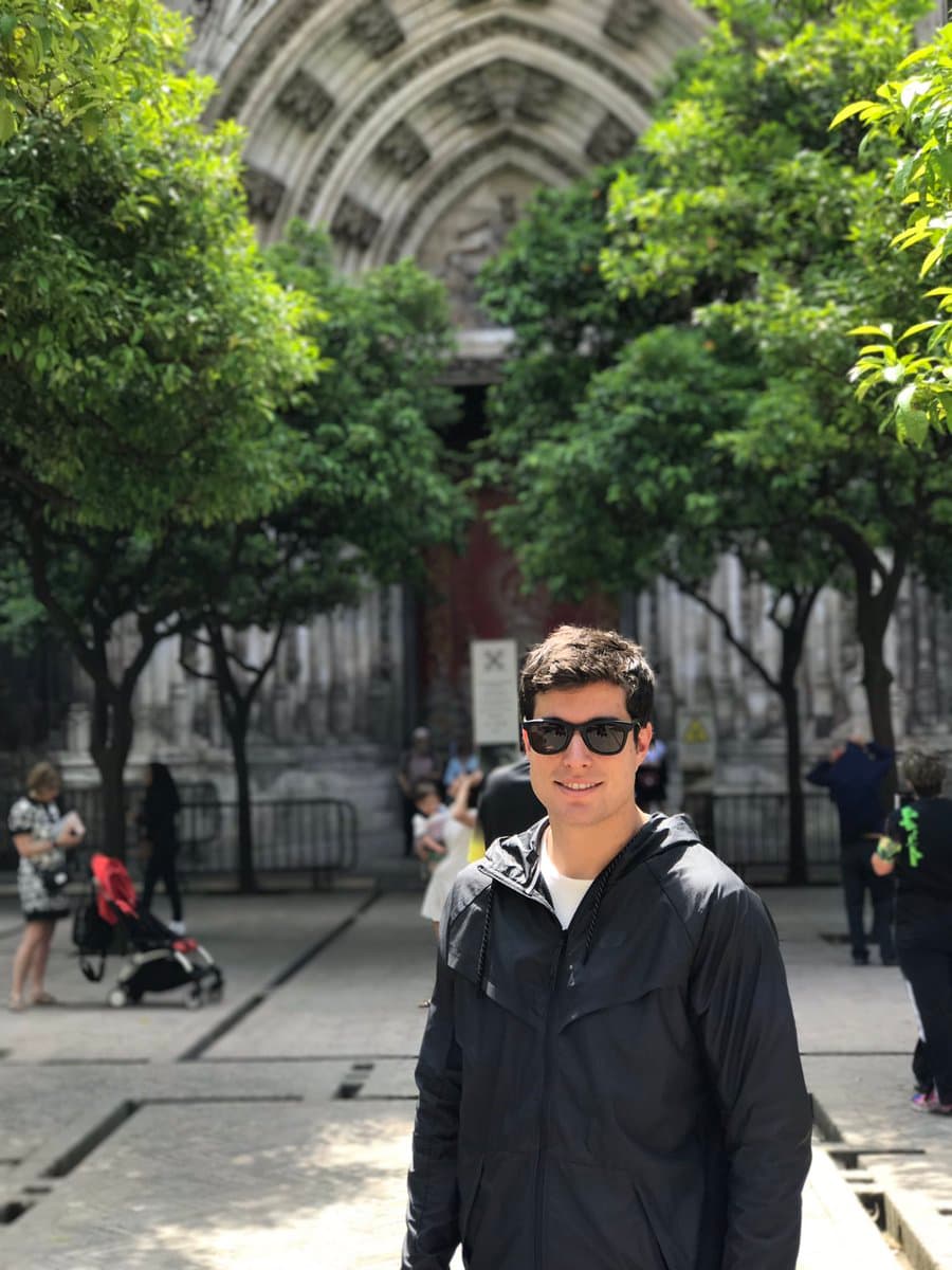 Desde que estaba en kinder garden era muy travieso y siempre se metía en problemas.