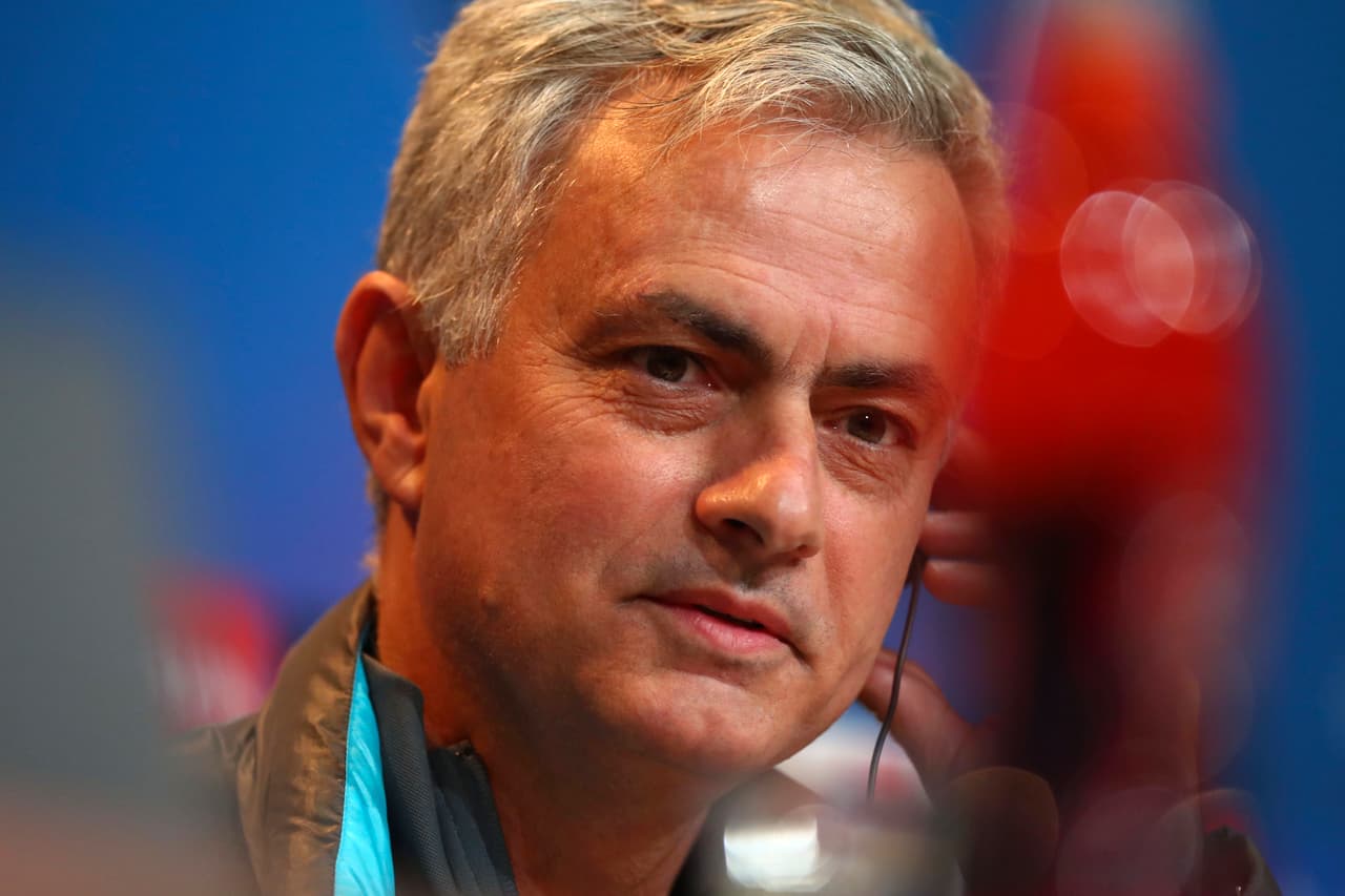 El estratega portugués del Tottenham, José Mourinho, sufría al tener tres bajas importantes para el resto del año: Harry Kane, Heung-min Son y Sissoko.