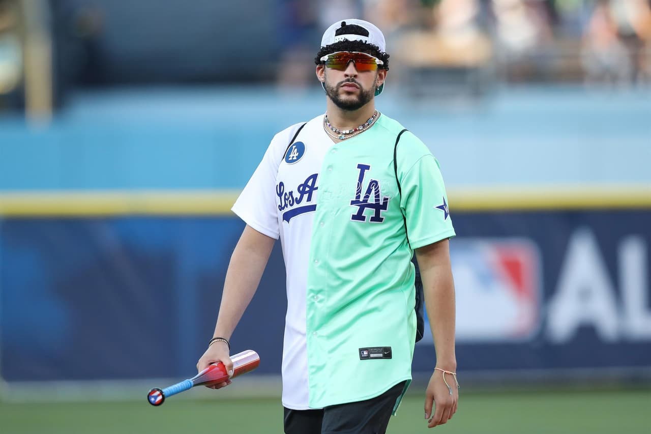 ¡Locura total! Bad Bunny luce en el Celebrity Game de MLB