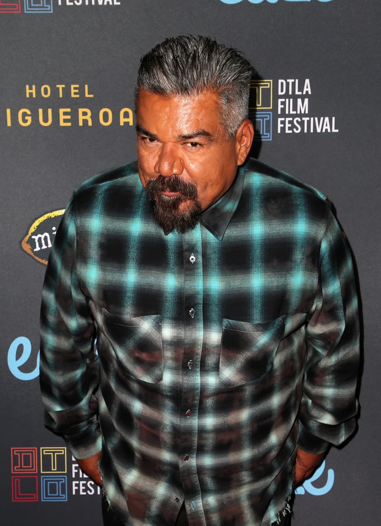 El actor y comediante 
<b>George López</b> vivía con una enfermedad congénita que deterioró sus riñones. Cuando llegó el punto en que descubrió que sus riñones no estaban funcionando a la capacidad necesaria, debió someterse a la cirugía.