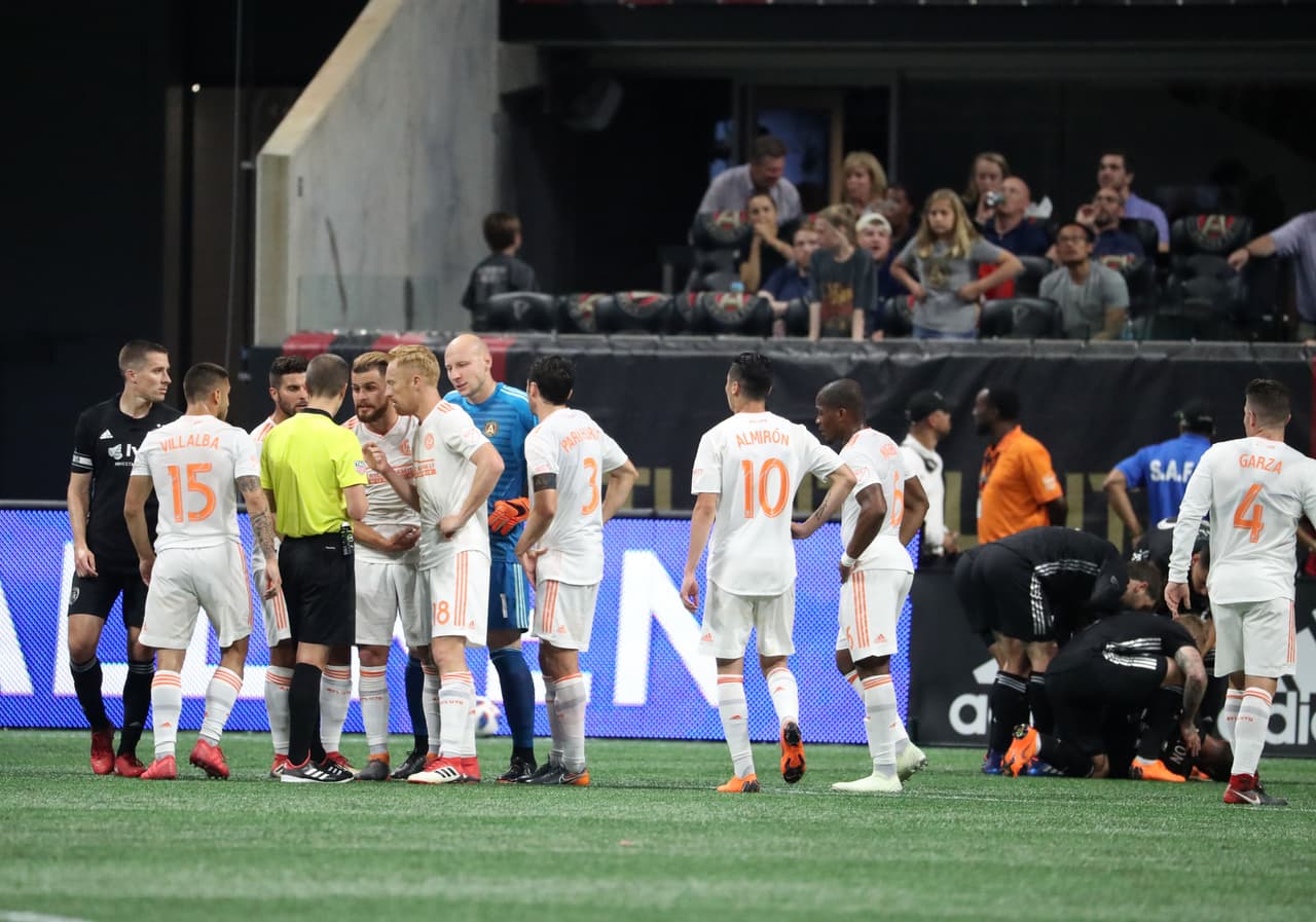 Sporting KC aprovecha expulsión de Brad Guzan para vencer a Atlanta en duelo de punteros