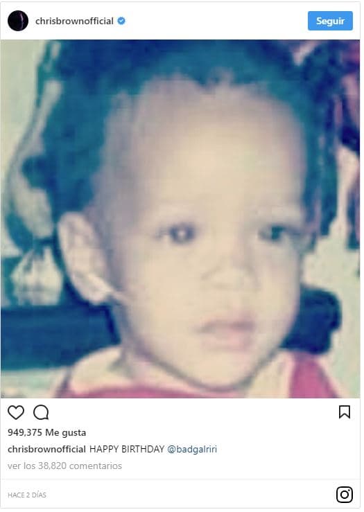 Además, de forma sorpresiva, el cantante Chris Brown la felicitó publicamente con una tierna foto de la intérprete de 'Umbrella', lo que causó el enfado de sus fans, quienes no olvidan el episodio de violencia que vivieron en 2009, cuando eran pareja.