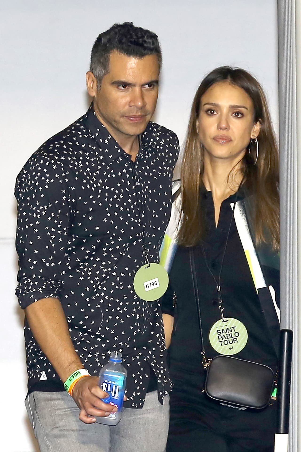 Jessica Alba y Cash Warren fueron al concierto de Kanye West.