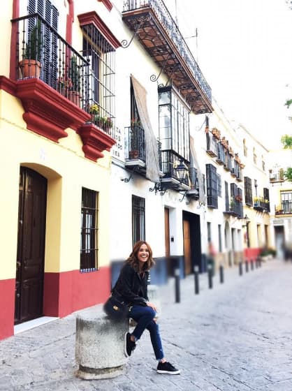 Una mirada a los balconcitos de Sevilla.
