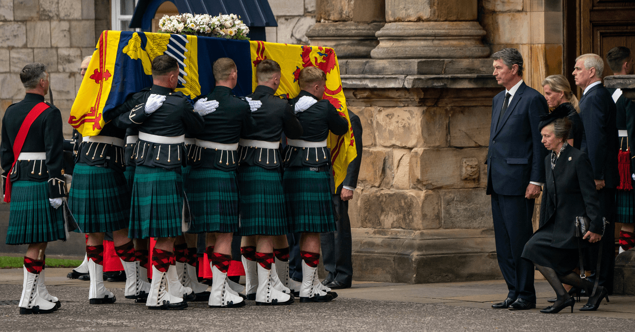 reina Isabel II y princesa Ana