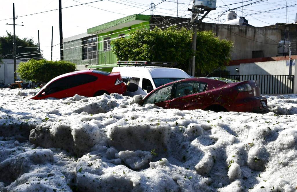 ¿Qué factores meteorológicos produjeron la tormenta de granizo en Guadalajara en pleno verano?
