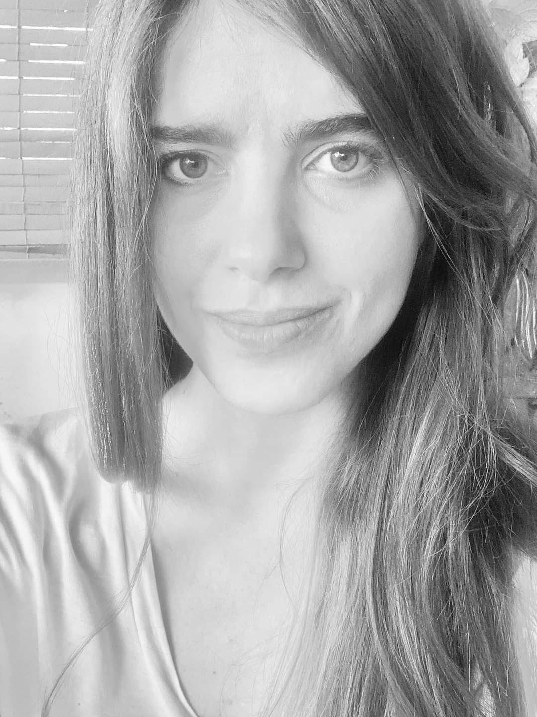 Carolina Barrero, historiadora de arte, curadora y activista, también fue arrestada por "ejercer su derecho a manifestarse pacíficamente".