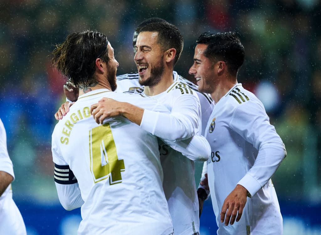 Con goles de Sergio Ramos, Federico Valverde y doblete de Karim Benzema, el real Madrid golea y llega 25 unidades.