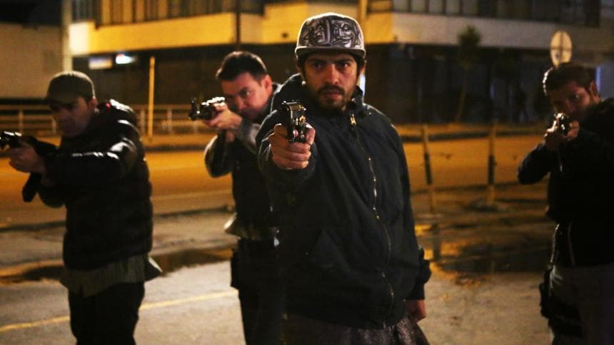 Sin esperar a verificar la identidad, los pistoleros descargaron furiosamente sus armas contra el auto de ‘El Moreno’ y Arturo Meza.