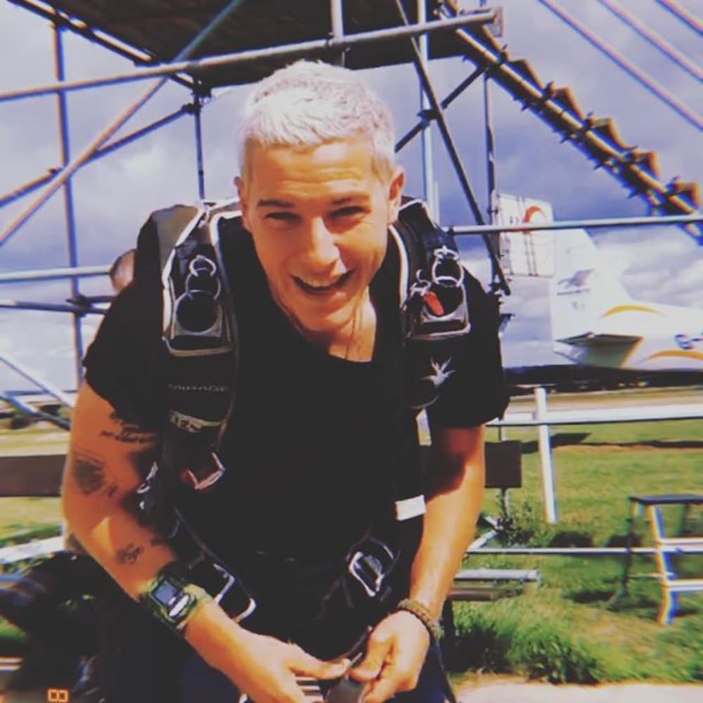 Fue el sargento Dawes en 'El escuadrón de la muerte' en el 2019 y Harry Beam en 'Agatha Raisin'.