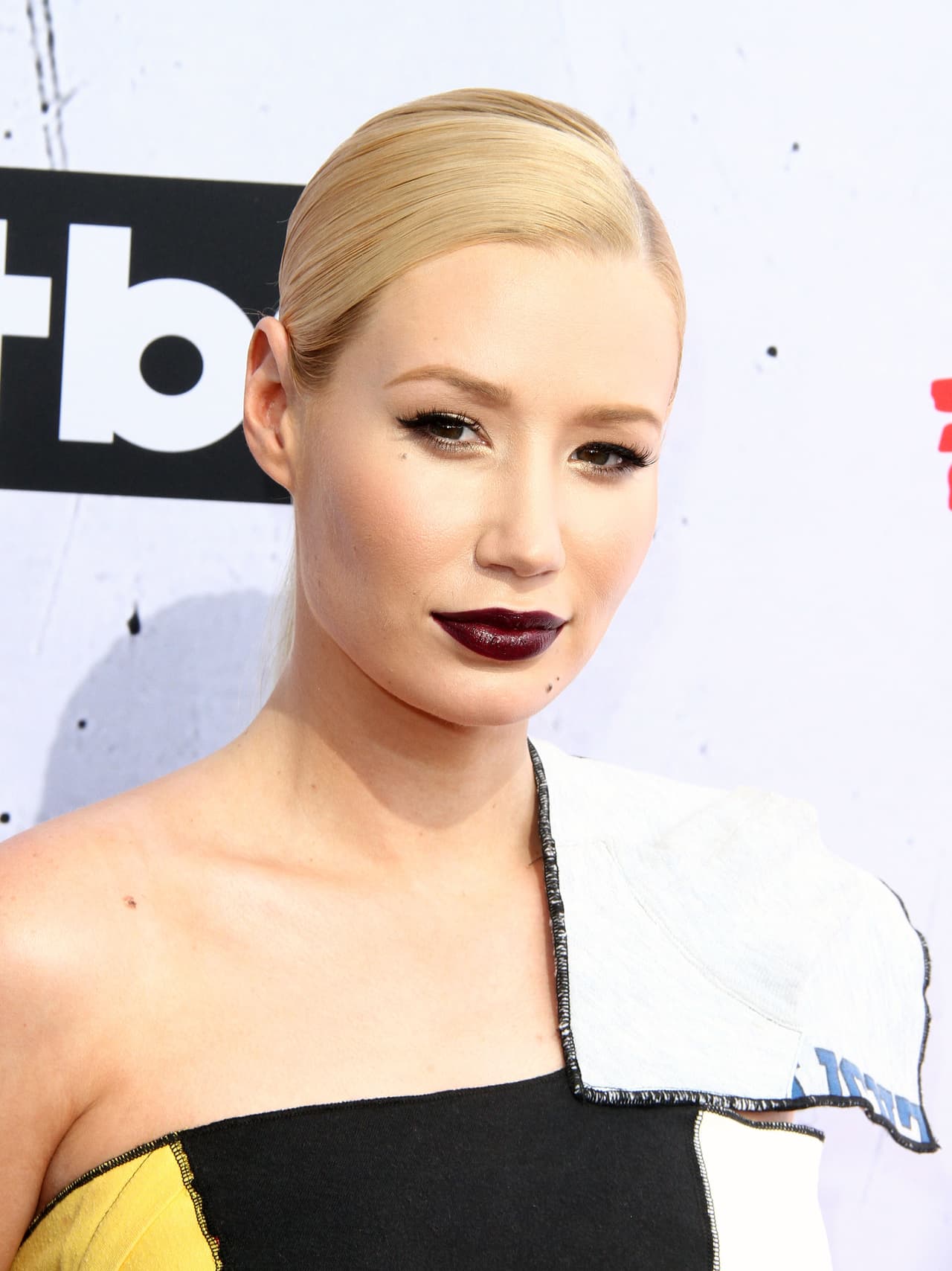 La que no pudo faltar fue Iggy Azalea, que se mostró lindísima durante esta entrega.