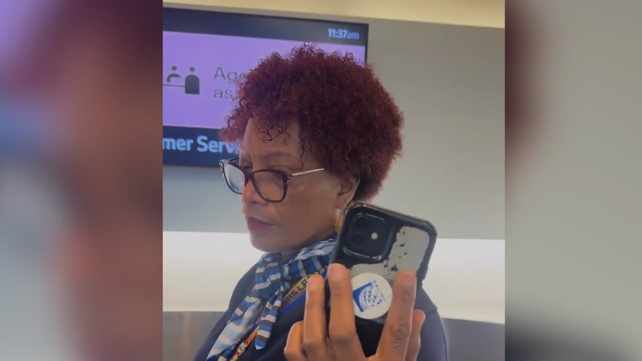 Hombre denuncia que empleada de United amenazó con llamar a ICE en aeropuerto de San Francisco
