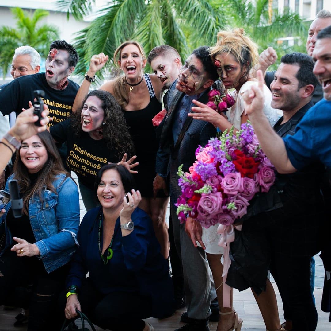 “El director, todo el mundo, me vino a pedir perdón, me curaron la quijada. Me sentaron, pero yo quise seguir adelante. Me pusieron unos puntos invisibles en la quijada. Y seguí adelante. A eso iba, a trabajar”.