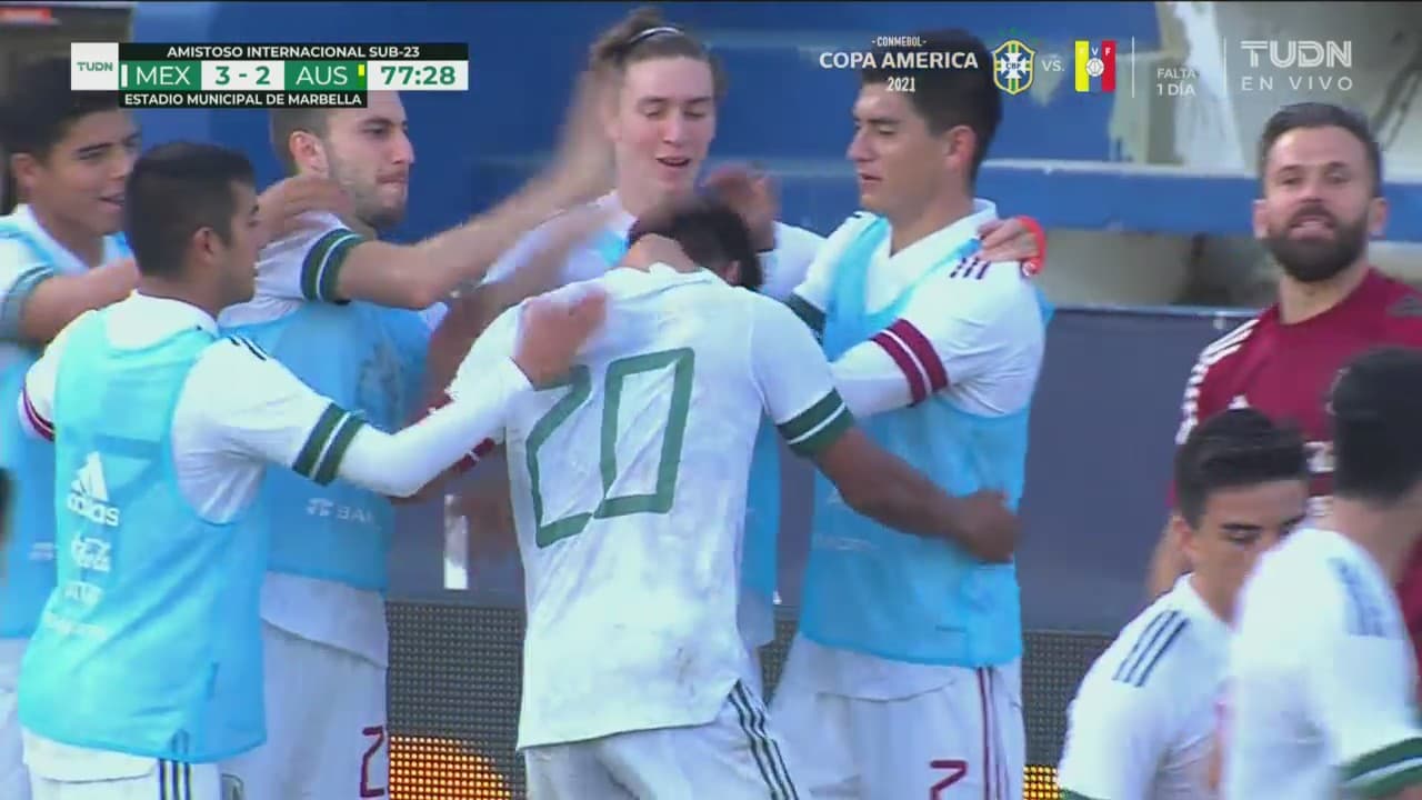 ¡Remontada! El 'Mudo' Aguirre marca el 3-2 de 'palomita'