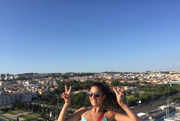 Maity disfrutando de la hermosa vista que le regala la ciudad de Lisboa.
