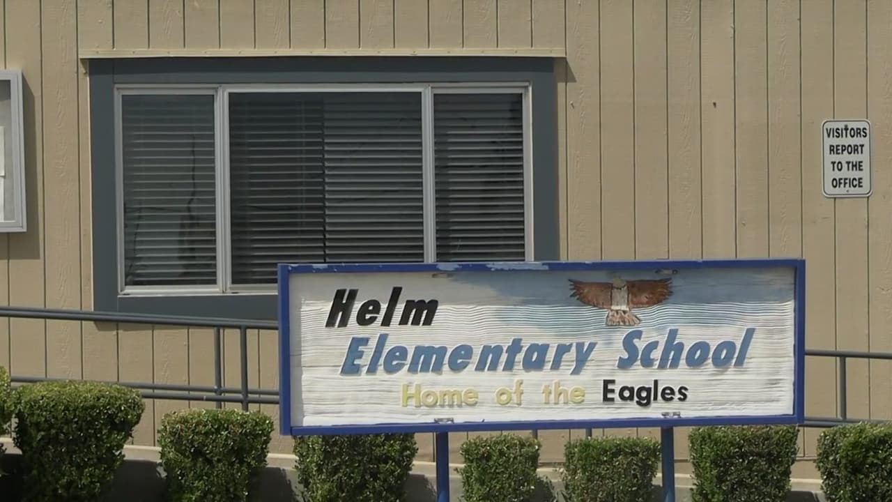 “Llegaron mis hijos asustados”: Comunidad del Valle Central reacciona a posible cierre de primaria en Helm