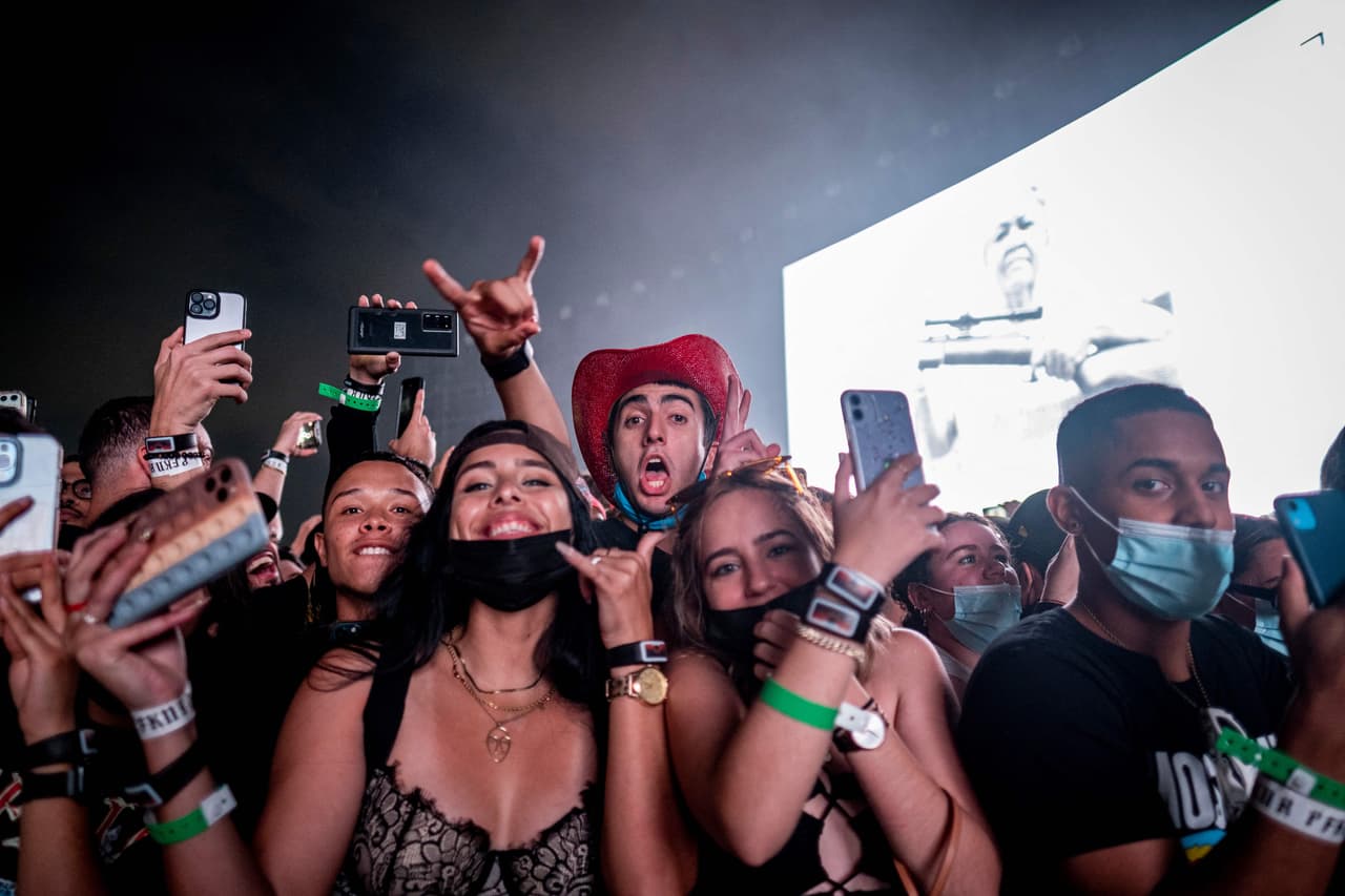 Para entrar, cada noche, 35,000 fans tuvieron que evidenciar que están vacunados contra el covid-19.