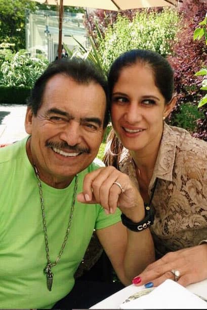 Como buen padre de familia, estuvo al pendiente de todas las necesidades de sus hijos y los apoyó en todo.