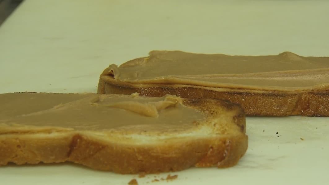 FDA ordena retiro masivo de mantequilla de maní Ventura Foods por restos de plástico