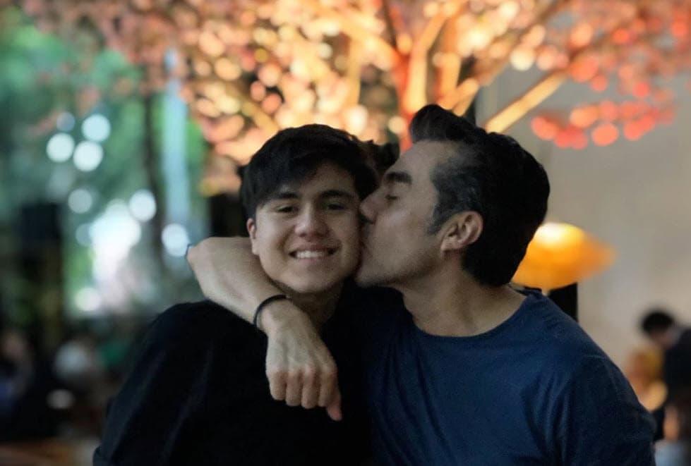 Antes de conocer a su nuevo amor, el famoso 'Vítor' estuvo casado con Karla Pineda, con quien procreó un hijo, Gael García Pineda, de 16 años.
<br>