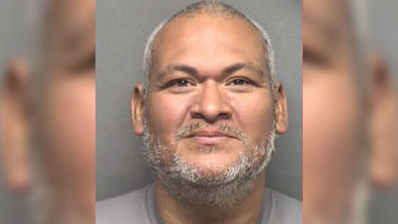 Hombre arrestado después de decir: 'Regresaré con mis armas para dispararle a la gente' en un juego de voleibol