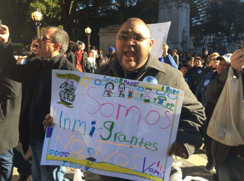 "Somos inmigrantes. No nos vamos".