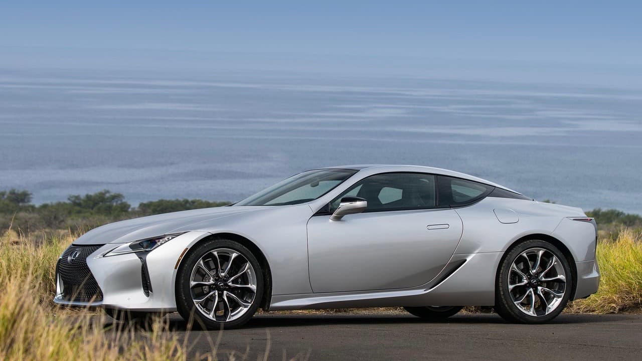 <b>2. Lexus</b>
<h3 class="cms-h3-H3"> </h3>(no figuró en la lista 2016)
<br>
<br>La marca de autos de lujo de Toyota no tardó en posicionarse como una marca creíble de lujo al poco tiempo antes de ser presentada en 1990, cuando nadie creía que el fabricante de autos económicos japoneses iba a ser capaz de presentar 
<b>un reto real</b> a los fabricantes alemanes. Desde ese entonces Lexus parece haber hecho todo bien.
<br>
<br>En la imagen: 
<b>Lexus LC 500 2018</b>