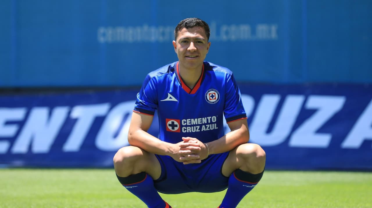 ¡Se viste de celeste! Cruz Azul anuncia a Andrés Montaño como refuerzo