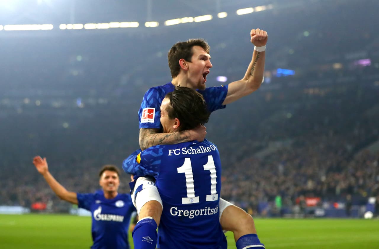 Suat Serdar (48’) y Michael Gregoritsch (58’) anotaron los goles para la victoria de los locales.