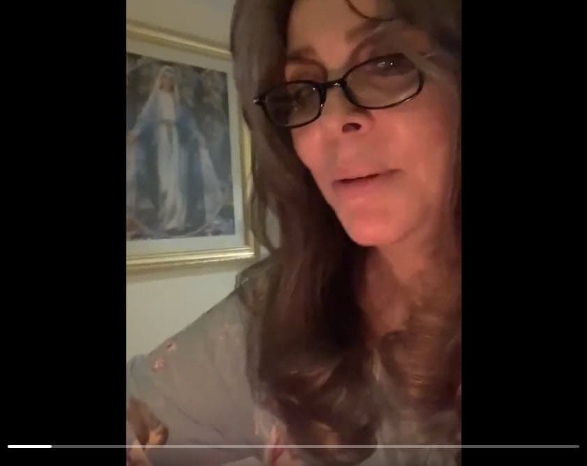 Hace un año, el actor Manuel 'El Flaco' Ibañez declaró que esa semana terminaría la adaptación de la película 'Miss granny' con Verónica Castro, Eduardo Santamarina, Alejandra Barros y Natasha Dupeyron. De acuerdo con IMDB, la cinta llevará el nombre de 'Cuando sea joven'.