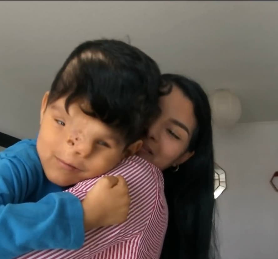 Esta luchadora recomienda a todos los padres que están pasando por una situación similar
<b> </b>que "
<b>sean la voz de sus hijos”</b> y que “nunca se cansen de tratar de darles una mejor calidad de vida, porque se la merecen”.