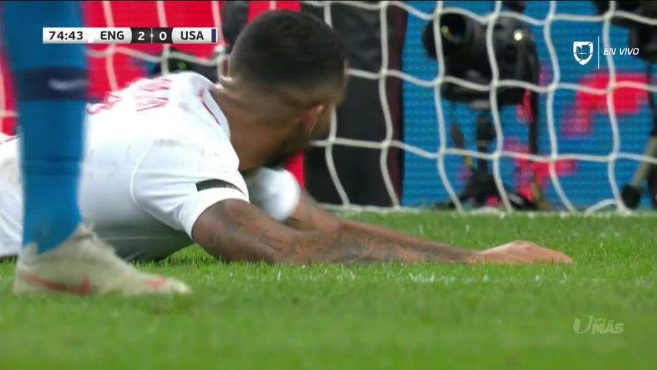 Tiro desviado de Callum Wilson