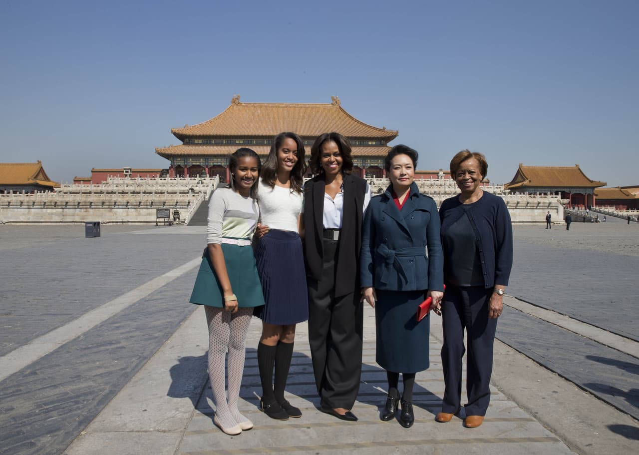 En este histórico viaje a China, realizado en 2014, Michelle Obama no solo estuvo acompañada de sus hijos, sino de su madre.