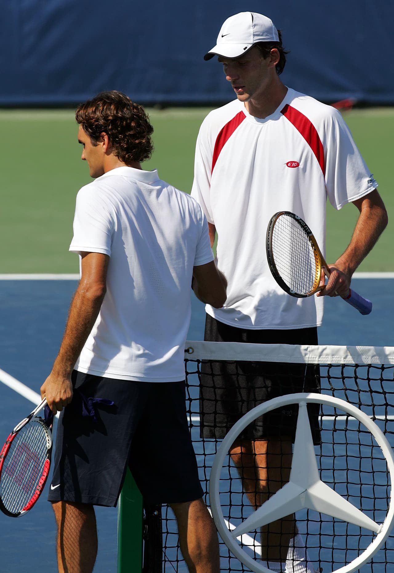 Cincinnati 2008 - el croata Ivo Karlovic dejó en el camino a Federer en los octavos de final del Masters con parciales 7-6 (6), 4-6 y 7-6 (5), una derrota que para Roger significó soltar el número uno en el ranking ATP para dárselo a Rafael Nadal.