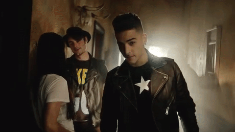 <b>Carnaval - Maluma (2014)</b>
<br>"Seré tu ángel guardián,
<br>Tu mejor compañía
<br>Toma fuerte mi mano, 
<br>Te enseñaré a volar"
<br>