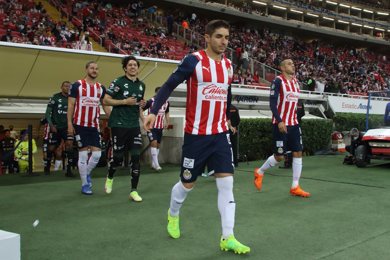Chivas se presentaba ante Santos en su cancha para intentar ganar después de 4 jornadas en la Liga MX sin hacerlo.