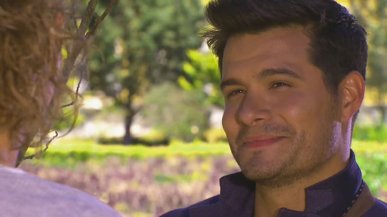 Pero poco a poco Javier se está ganando su confianza y se están convirtiendo en buenos amigos.