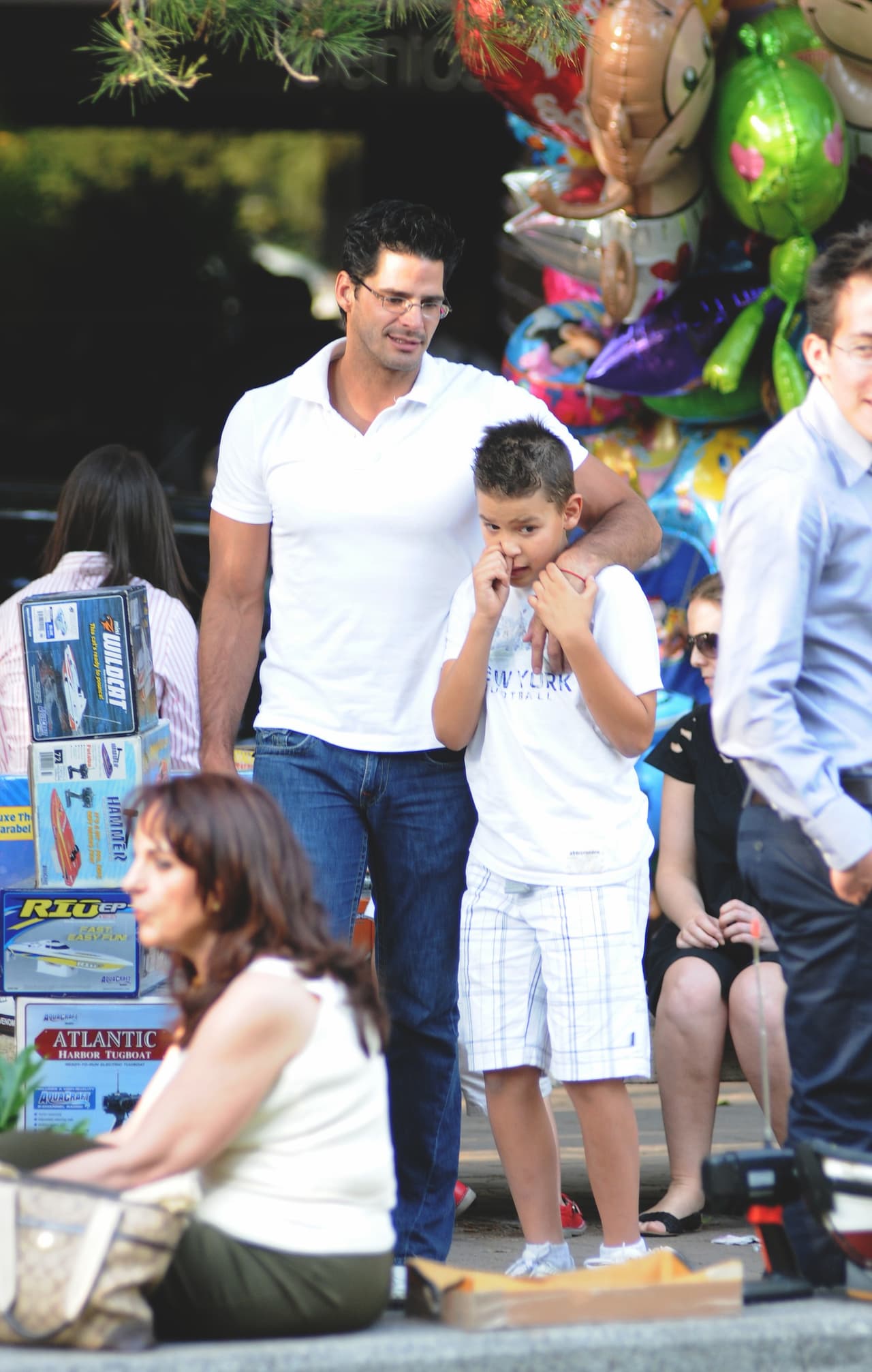 En algún momento, él ha declarado que "a pesar del carácter fuerte Vanessa" siempre "ha tratado de estar lo más cerca posible" del hijo que tuvieron, José Eduardo. 
<br>